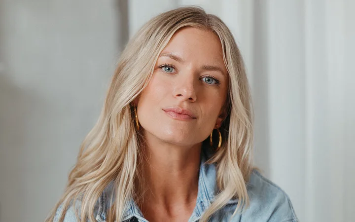 Special Author Talk with Jess Janz: The Stories Between Us