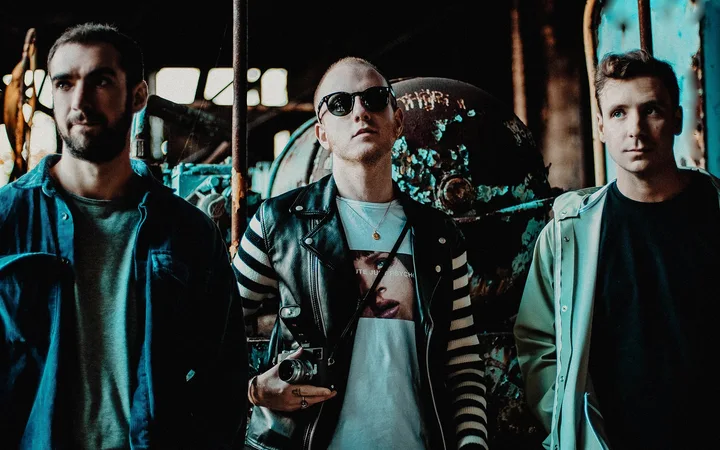 Two Door Cinema Club – Tourist History 15th Anniversary Tour