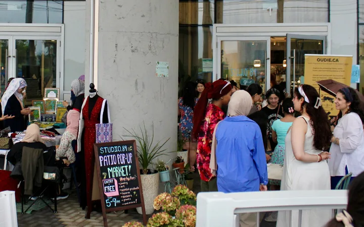 Vendor Pop-Up Market & Art Gallery