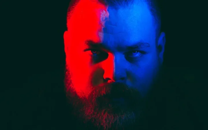 Com Truise